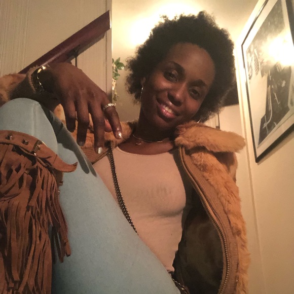 👀🛍Meet your fave customer, Jillian!🛍👠 - Picture 2 of 6